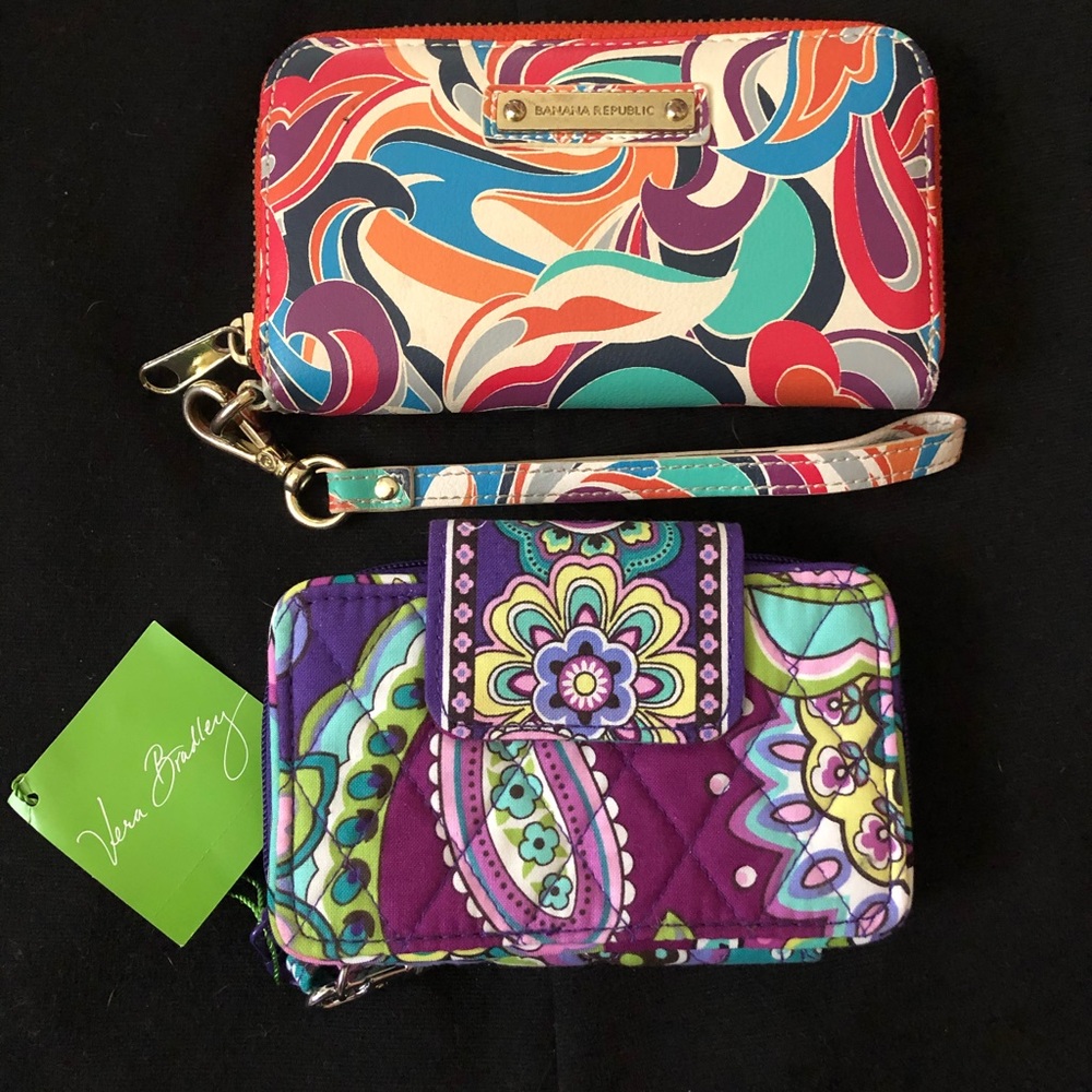 SOLD!! 🎉 Wristlets